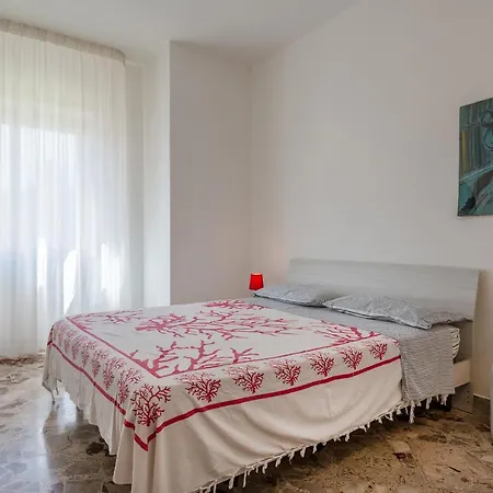 Centro - Appartamento Spazioso Vicino Al Mare アパート *