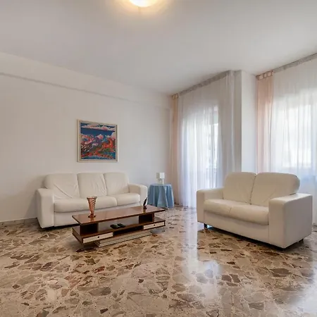 Centro - Appartamento Spazioso Vicino Al Mare * モノーポリ