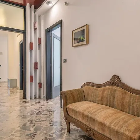 Centro - Appartamento Spazioso Vicino Al Mare アパート